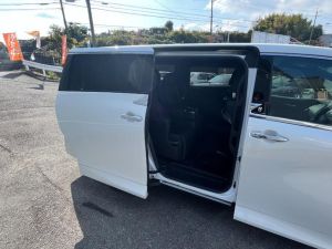 Toyota Alphard Z (agh40) – 2024 – Pearl – 30 Km – Vn1111-02