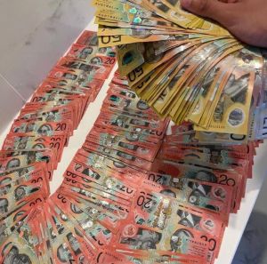 Buy Counterfeit Banknotes Cloned Cards Usa/buy Database Registered Fake Passports Online Australia,uk,europe
